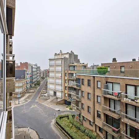 Cozy In Belgium With Parking, Cleaning Included Lägenhet