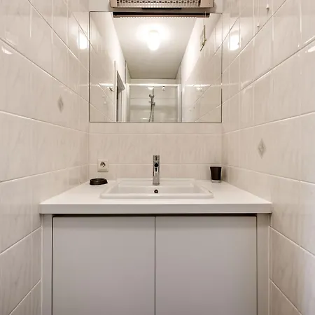 Cozy In Belgium With Parking, Cleaning Included Lägenhet Koksijde